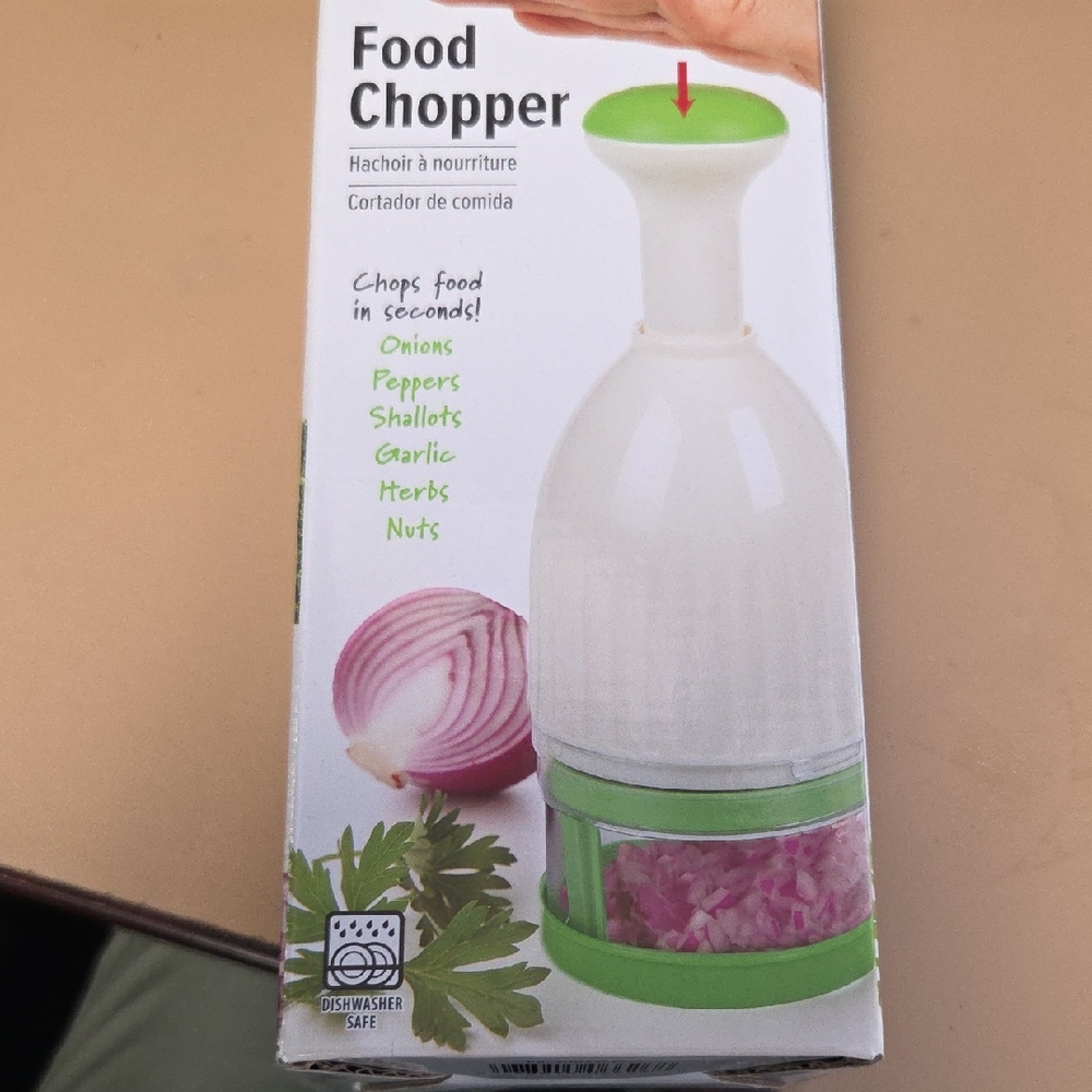 Manual Food Chopper with Green Accent - Easy Prep